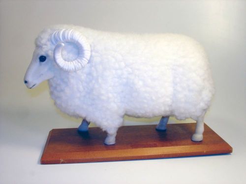 Vtg PARR&#039;S NEW ZEALAND EWE RAM sheep wool sculpture MODEL true-type style