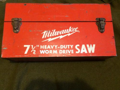 Milwaukee heavy duty 7 1/2&#034; worm drive circular saw with box and worm drive oil