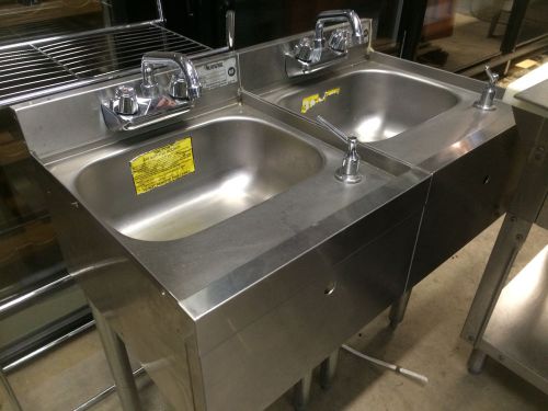 Krowne 2 Compartment Sink Model 18-16ST - Great for the Bar