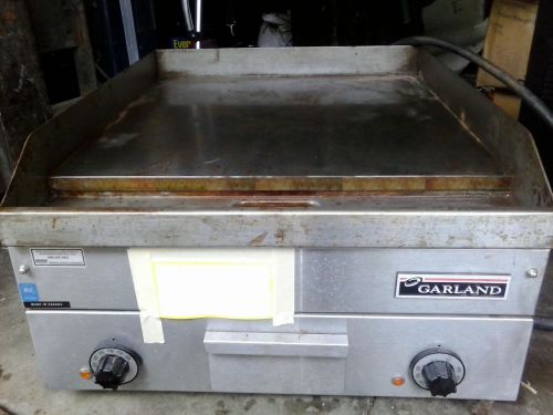 GARLAND E24-24G 24&#034; ELECTRIC COMMERCIAL FLAT GRILL / GRIDDLE with table