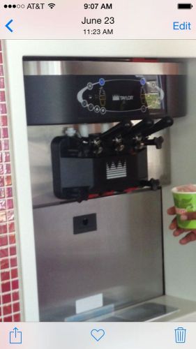 Taylor C723 Air Cooled Soft Serve Frozen Yogurt (Ice Cream) Machine 2012