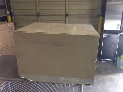Used manitowoc 600  lbs cube ice (bd0602a) tested- works - as is- for sale