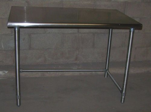 Eagle 48&#034; x 30&#034; Stainless Steel Table T3048STEB