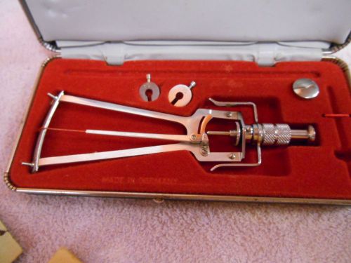 VINTAGE SCHIOETZ TONOMETER 1955 &amp; CASE CHARTS SCHIOTZ