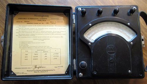 Vintage Westinghouse AC Voltmeter Type PA-5 133 DC Cycle Date 1945 Bakelite Case