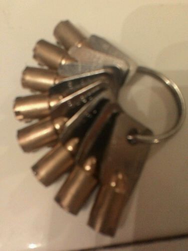 Lot of 8 tubular style vending keys