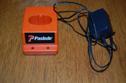 Paslode NIMH NiCd Battery Charger Very Clean and little use