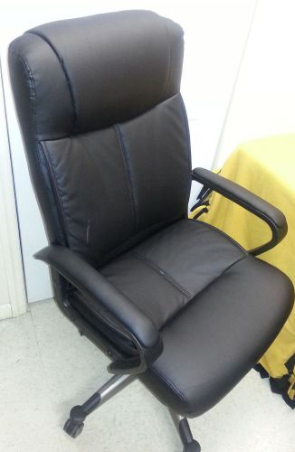 New Executive Office Chair Black Crawley II Already Assembled