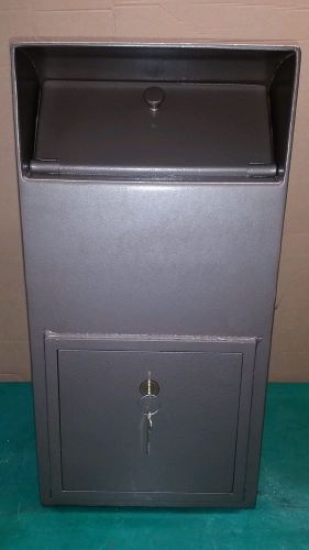 Mosler safe deposit cash drop box high security 3/16 steel very heavy duty for sale