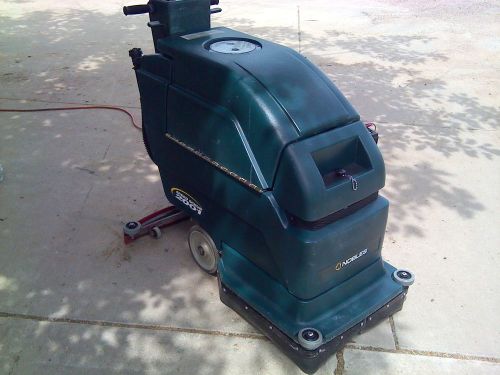 BATTERY OPERATED/ CORDLESS FLOOR SCRUBBER