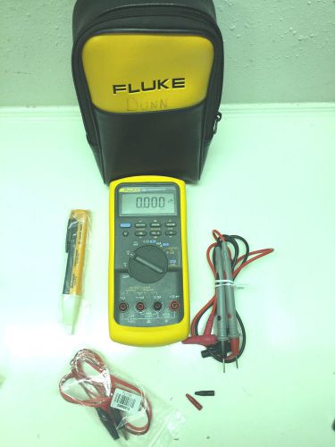 FLUKE 787 PROCESS METER WITH LEADS, FLUKE CASE AND MORE SN:8075050 TP#214407