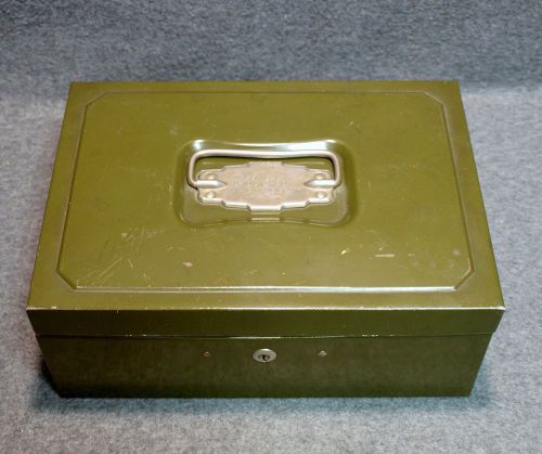VINTAGE METAL CASHBOX…UTILCO U-10 CASHBOX…10.75 x 7.5&#034; x 4.25&#034;…1950-60 ERA