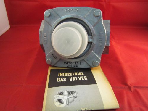 HONEYWELL GAS VALVE  MODEL: V5055C-1059  1 1/2 INCH