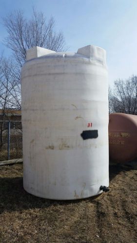 4,000 gallon vertical flat bottom plastic (polyethylene) storage tank, used for sale