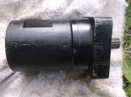 Black Hydraulic Motor with 1&#034; shaft 3/4&#034; diameter 13-44-000