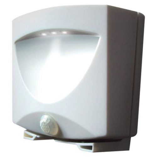 Maxsa Innovations 40341 Battery-Powered Motion-Activated Outdoor Night Light