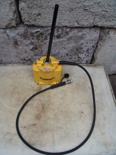 ENERPAC P-25 HYDRAULIC HAND PUMP 2500 PSI SINGLE ACTING W/ HOSE #2