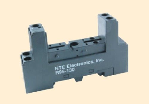 5–Pin Slim Line Relay Socket, NTE R95-130 - NEW
