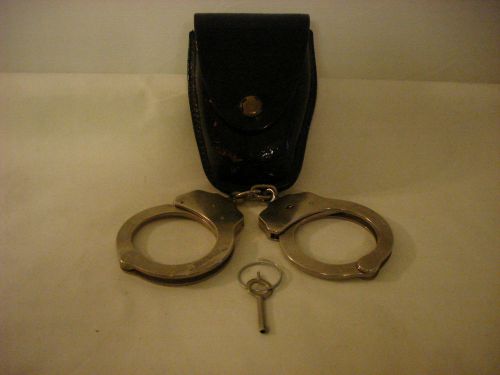 VINTAGE THE PEERLESS HANDCUFF CO. HANDCUFFS W/CASE  PATENT #1531451-1872857 USA