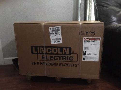 Lincoln Electric welder Activ8