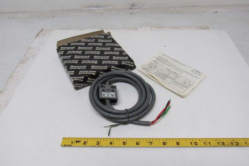 Honeywell 914CE2-6K Miniature Switch Enclosed Roller Plunger W/6&#039; Cable