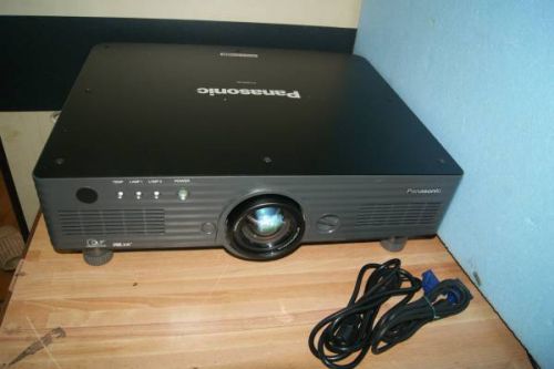 Panasonic pt-dw5100, dw5100u hd projector 5500 lumens - very bright home theater for sale