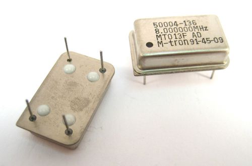 8-Mhz Crystal Clock Oscillators: DIP Case Style: Lots of 2: Great Price