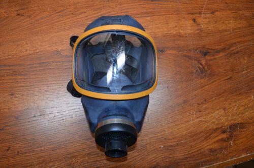 MSA 471230 Ultravue APR Facepiece Respirator Gas Mask, Large