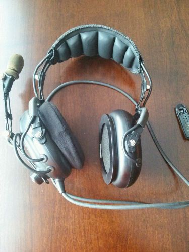 Motorola, AARMN4032A Headset, Over the Head, Over Ear, Noise Canceling Untested