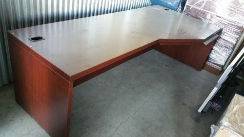 Steelcase Magna Design 96&#034; Executive Desk L shape in Cherry/ Mahogany Finish