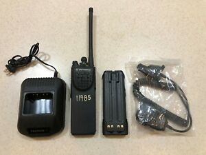 Motorola XTS3000 VHF 136-174mhz Radio H09KDC9PW5AN w/ Accessories