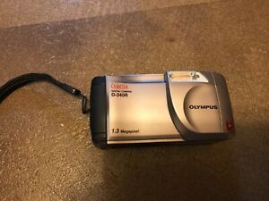 Olympus Digital Camera with CD’s 1.3 Megapixel D-340 Camedia from Estate