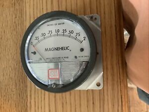 Dwyer Instruments 2002 Magnehelic Differential Pressure Gage