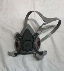 3M Half Face Respirator 6100 BRAND NEW W/ CARTRIDGES