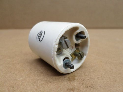 Spectronics EC-0116 Lightbulb Socket