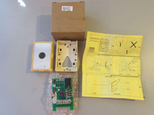 Staefa Control System SM2-RS111 P/N 598-61020-05 Control Board and Cover Plate.