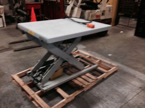 American Lifts 4400# Lift Table