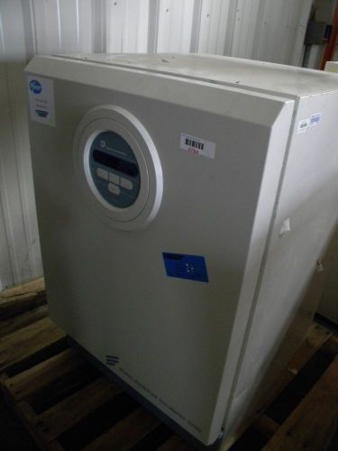 FORMA SCIENTIFIC WATER JACKETED INCUBATOR MODEL 3250- USED- DUAL STACK