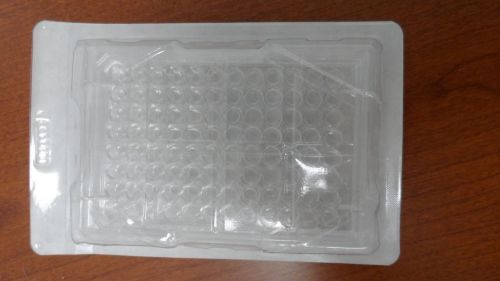 MICROTEST PLATE 96 WELL FLAT BOTTOM WITH LOW EVAPORATION LID