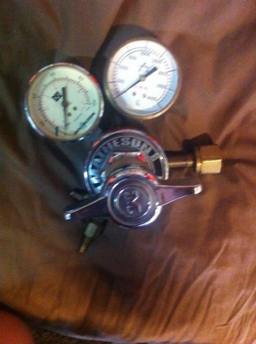 Matheson Model 1L-320 Volume Gas OXYGEN Regulator USED