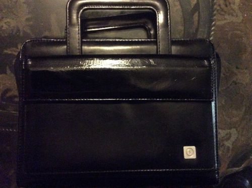 Black  Leather FRANKLIN COVEY Planner/Binder w/ Handles Classic