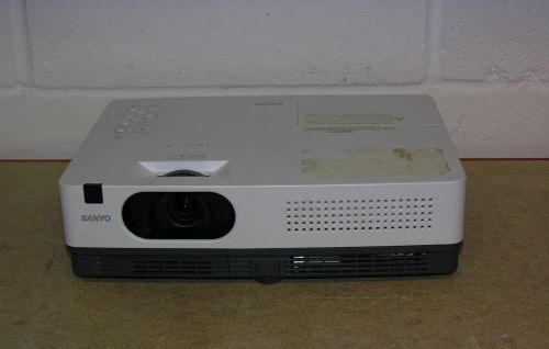 Sanyo plc-xe34 2000 ansi professional multimedia projector 1525 lamp hours for sale