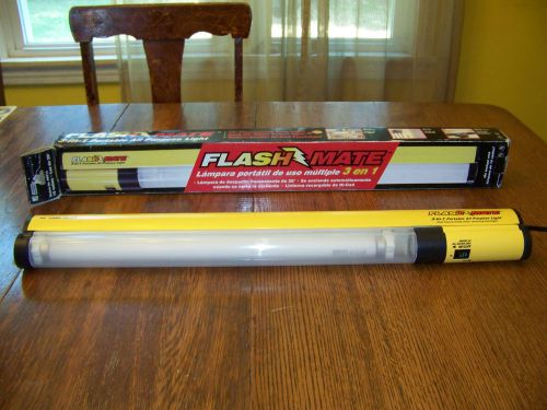 NIB 26&#034; Flash Mate 3 in1 Portable All Purpose Flourescent Light with Flashlight