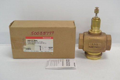 New honeywell v5011n 2089 2 way plug linear flow 1-1/2 in globe valve b264082 for sale