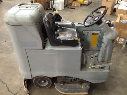 Advance advenger 3210d 3210 ride on floor sweeper riding scrubber cleaning for sale