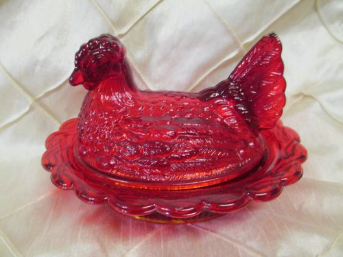 Ruby Red glass hen / chicken on nest basket dish rooster candy art royal butter