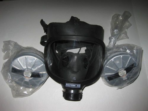NEOTERIK  2131 Respirator MASK WITH TWO NBC CANISTERS NP8000 (NEW OLD STOCK)