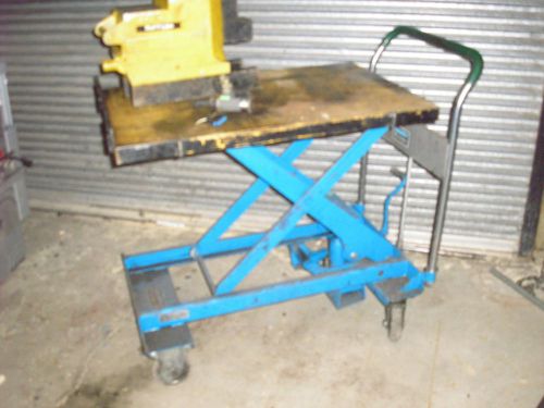 Dandy 1100 lb lift cart. Foot pump hydraulic lift. Quality equipment.
