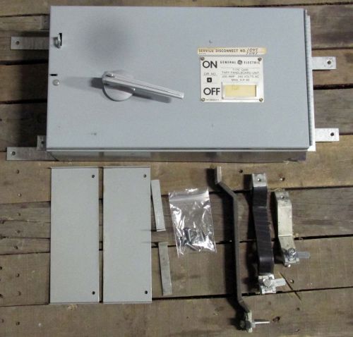 GE General Electric 200 Amp 240 V Fusible Switch THFP324 with hardware