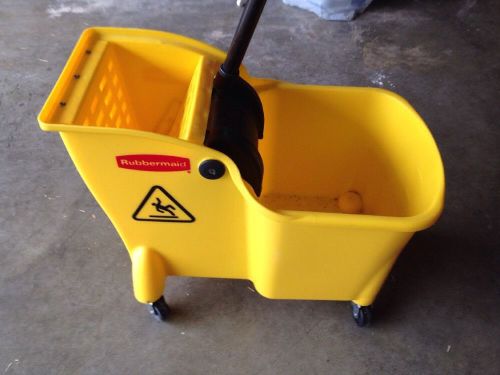 RUBBERMAID FG738000YEL Mop Bucket and Wringer, 31 qt., Yellow